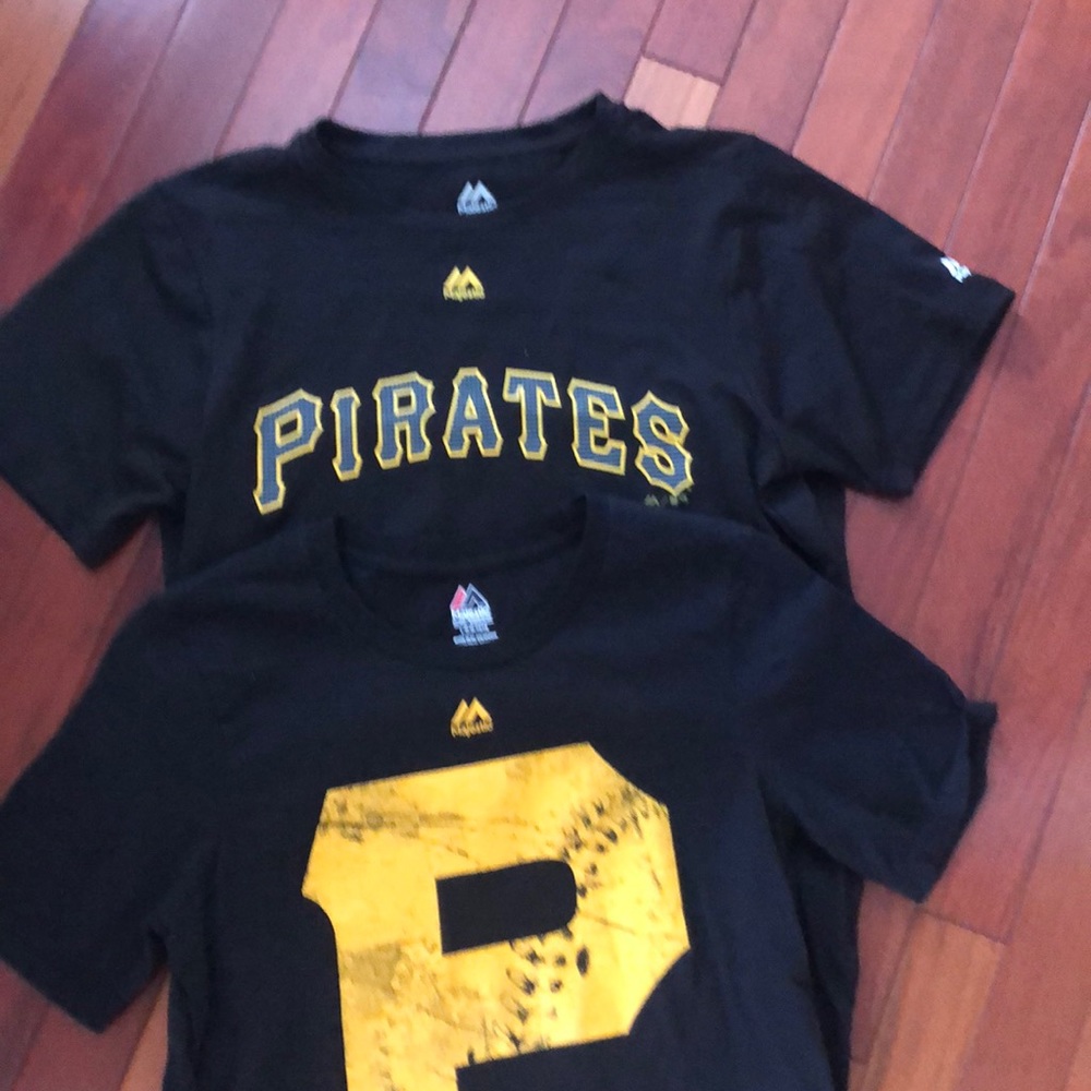 Pirates t shirt set of (2)